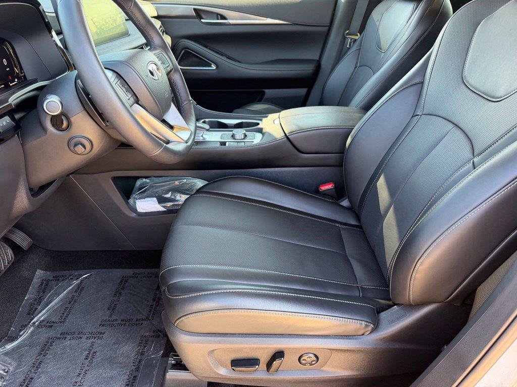 Used 2026 INFINITI QX60 Luxe w/ Cargo Package FWD image 10