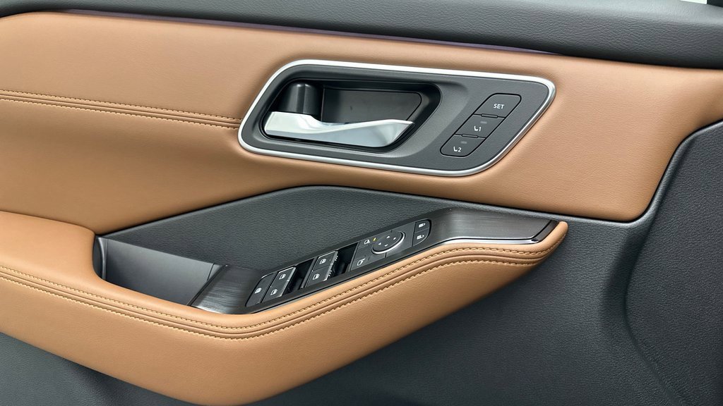 New 2026 Nissan Rogue Platinum image 17
