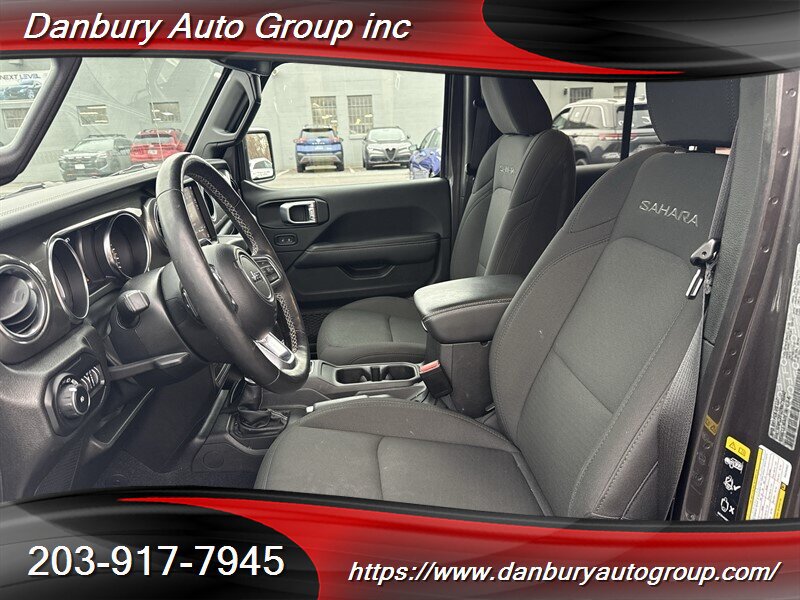 Used 2022 Jeep Wrangler Unlimited Sahara w/ Cold Weather Group AWD/4WD image 9