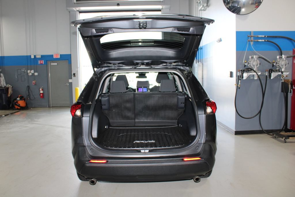Used 2024 Toyota RAV4 LE AWD/4WD image 22