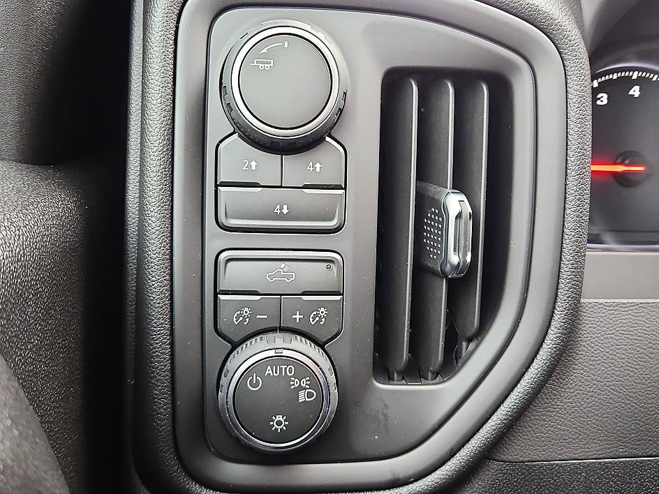 New 2026 Chevrolet Silverado 2500 Custom w/ Custom Convenience Package AWD/4WD image 20