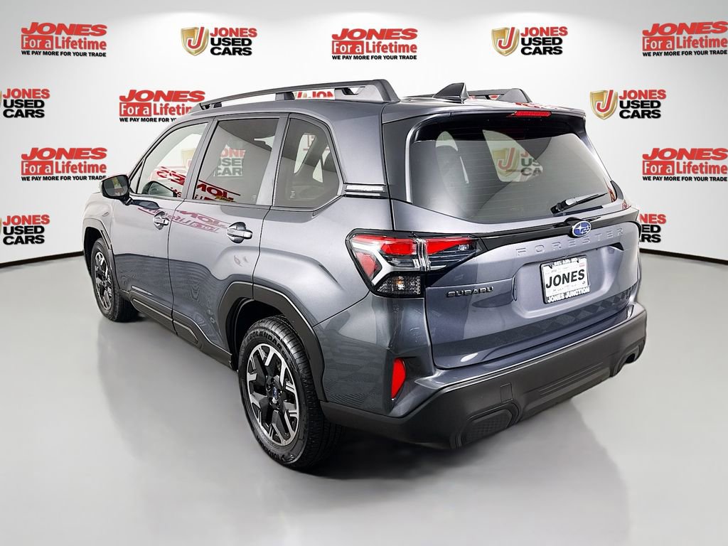 Used 2025 Subaru Forester Premium w/ Convenience Package #1 image 2