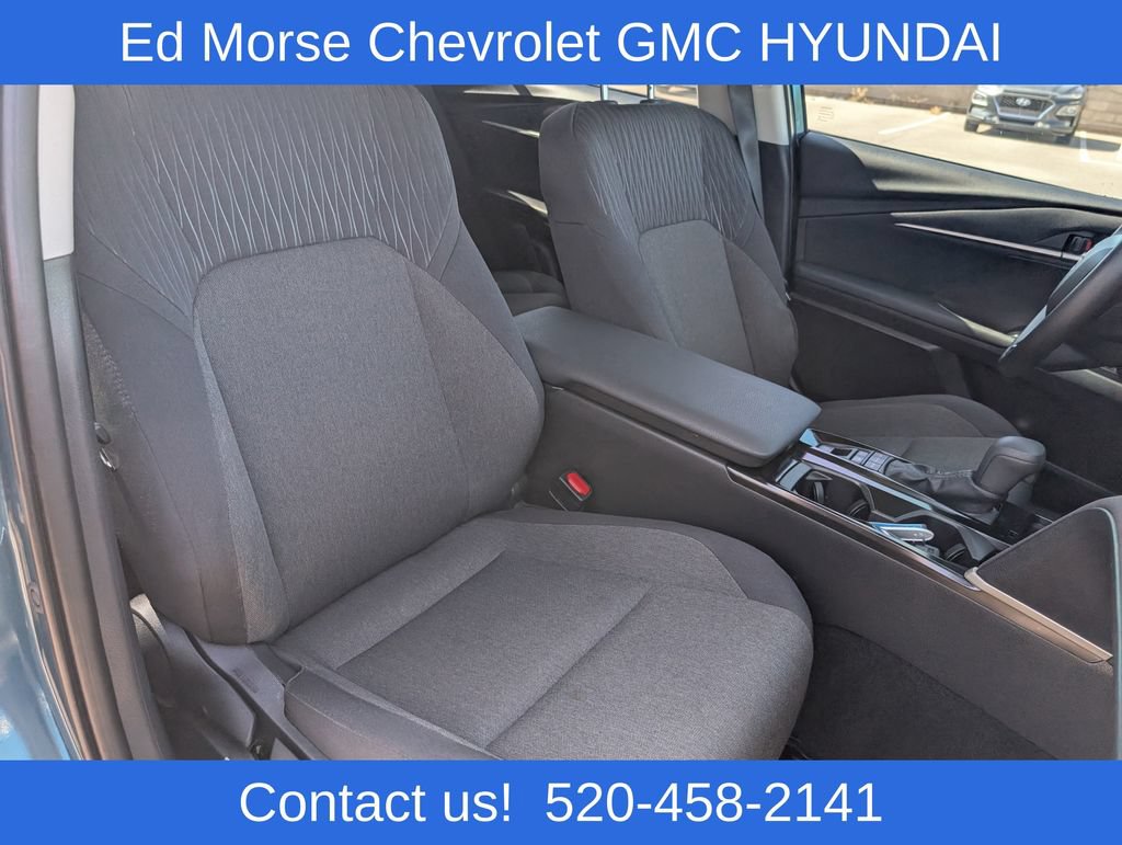 Used 2025 Toyota Camry LE AWD/4WD image 11
