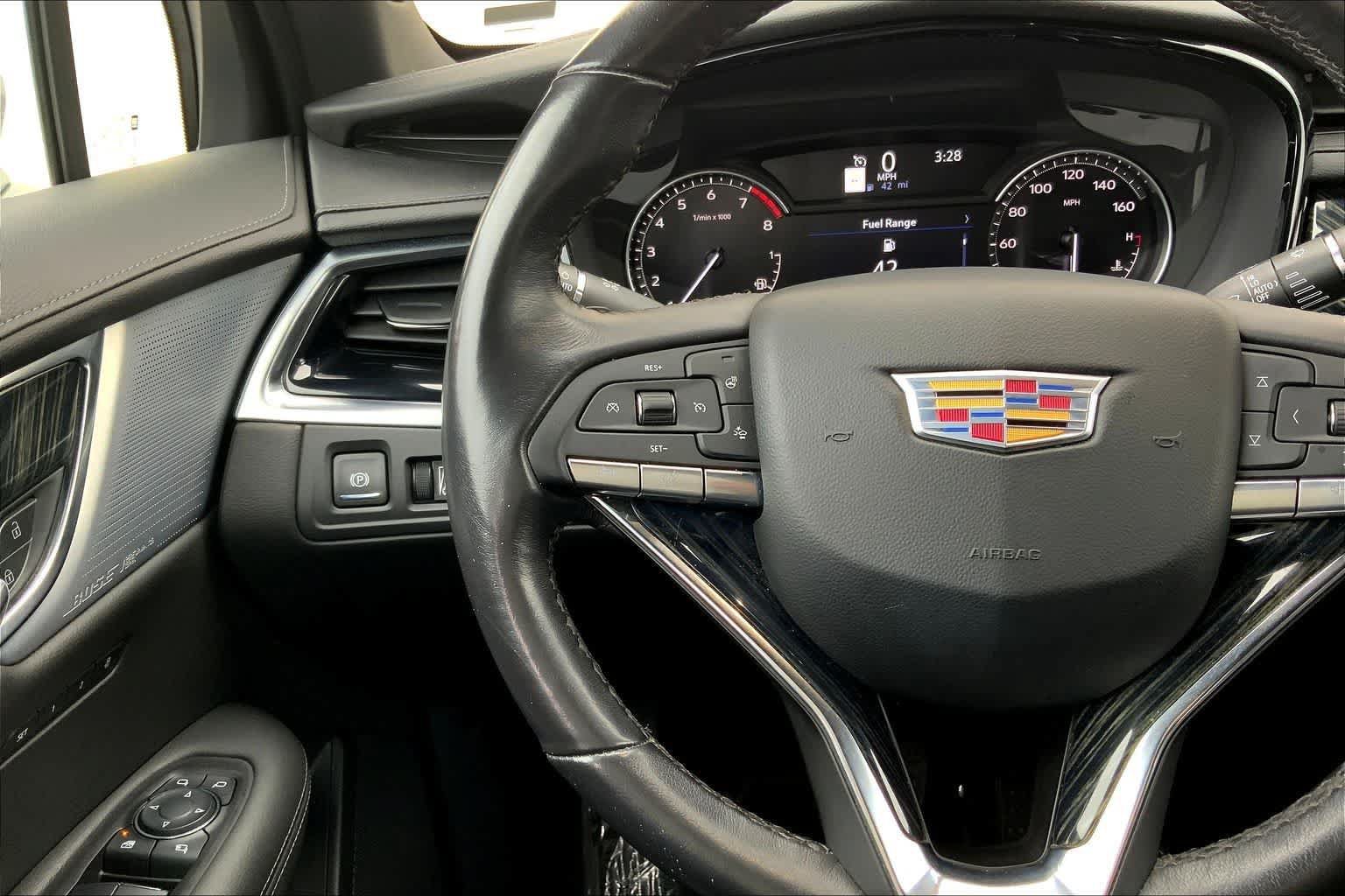 Used 2024 Cadillac XT6 Premium Luxury FWD image 24