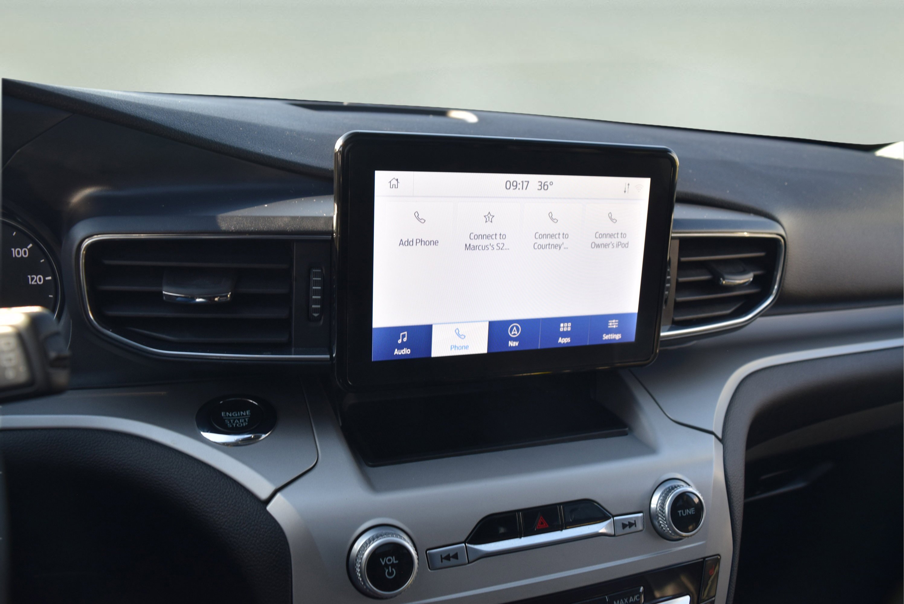 Used 2022 Ford Explorer XLT w/ Equipment Group 202A image 16