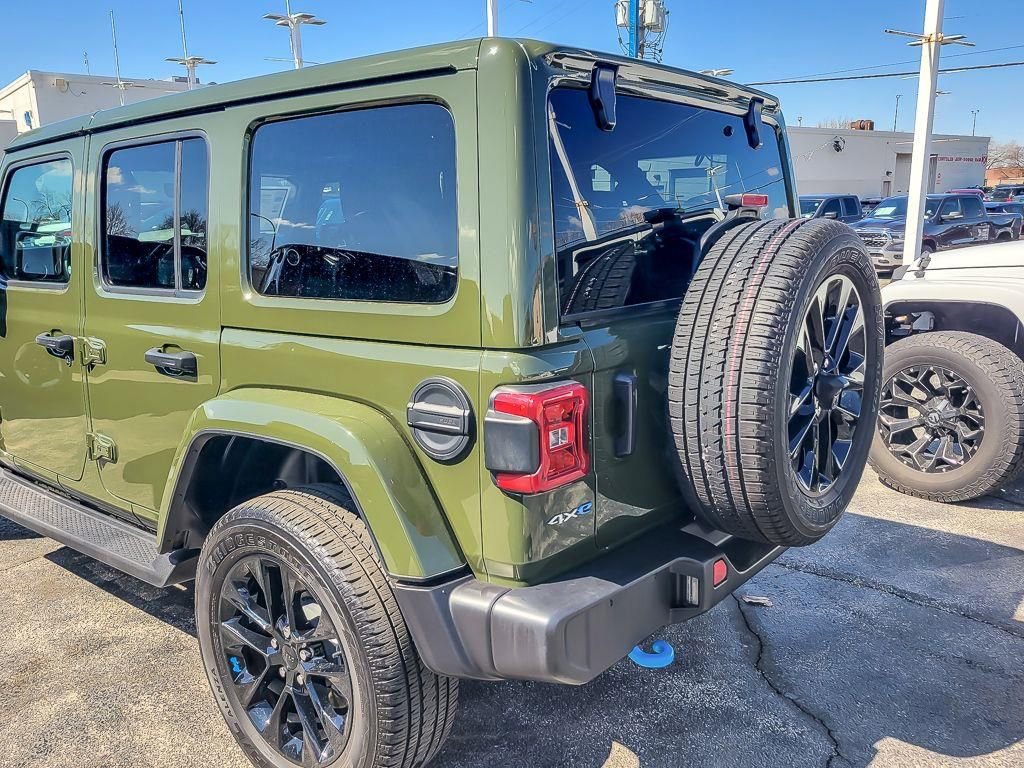 Used 2023 Jeep Wrangler Unlimited Sahara w/ Cold Weather Group image 7