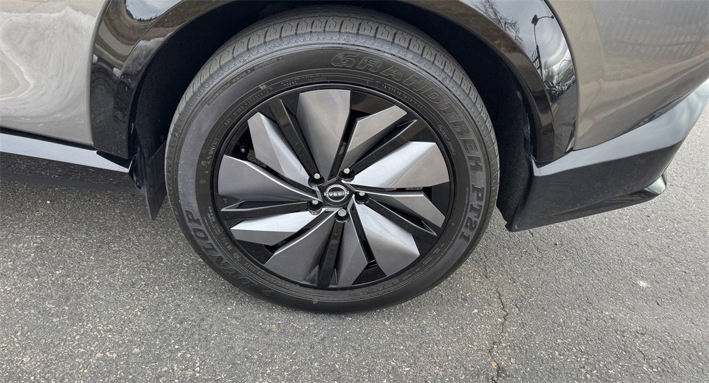 Used 2023 Nissan Ariya AWD image 12