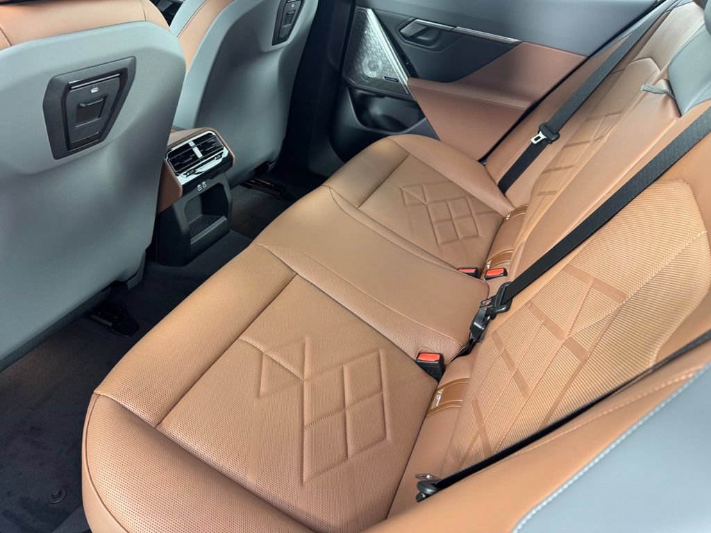 New 2027 BMW 550e xDrive AWD/4WD image 14