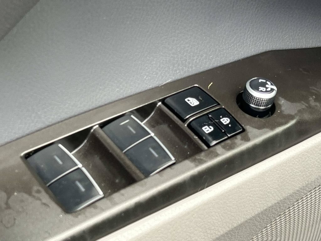 Used 2023 Toyota Camry XLE FWD image 34