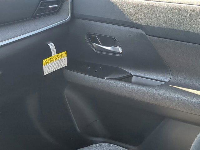 Used 2026 Nissan Kicks SV image 15