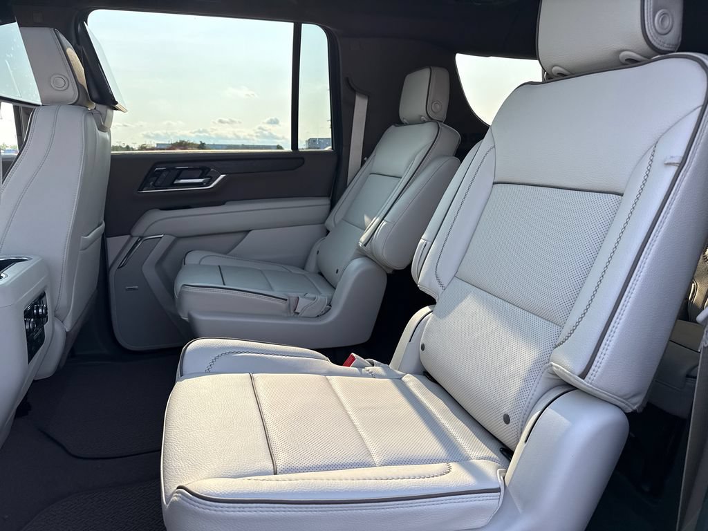 New 2026 GMC Yukon XL Denali w/ Denali Reserve Package AWD/4WD image 30