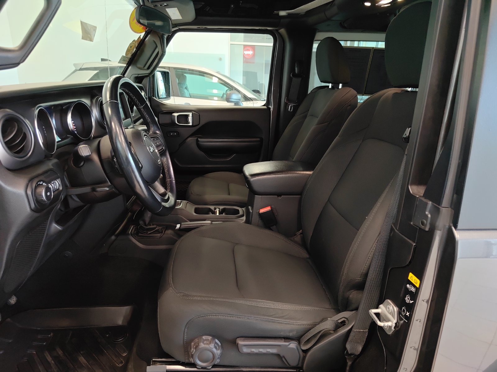 Used 2021 Jeep Wrangler Sport AWD/4WD image 9