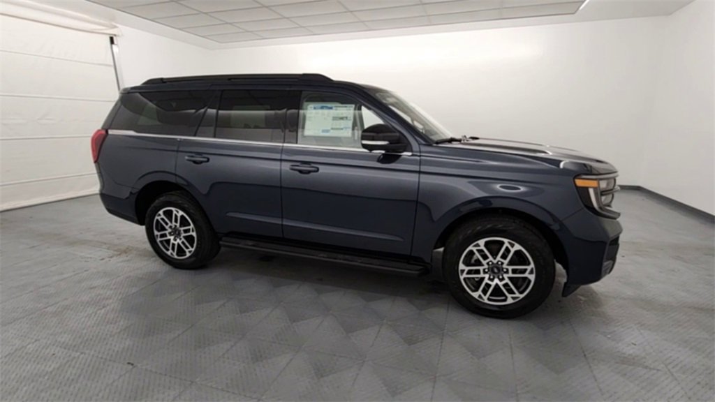 New 2025 Ford Expedition Active image 4