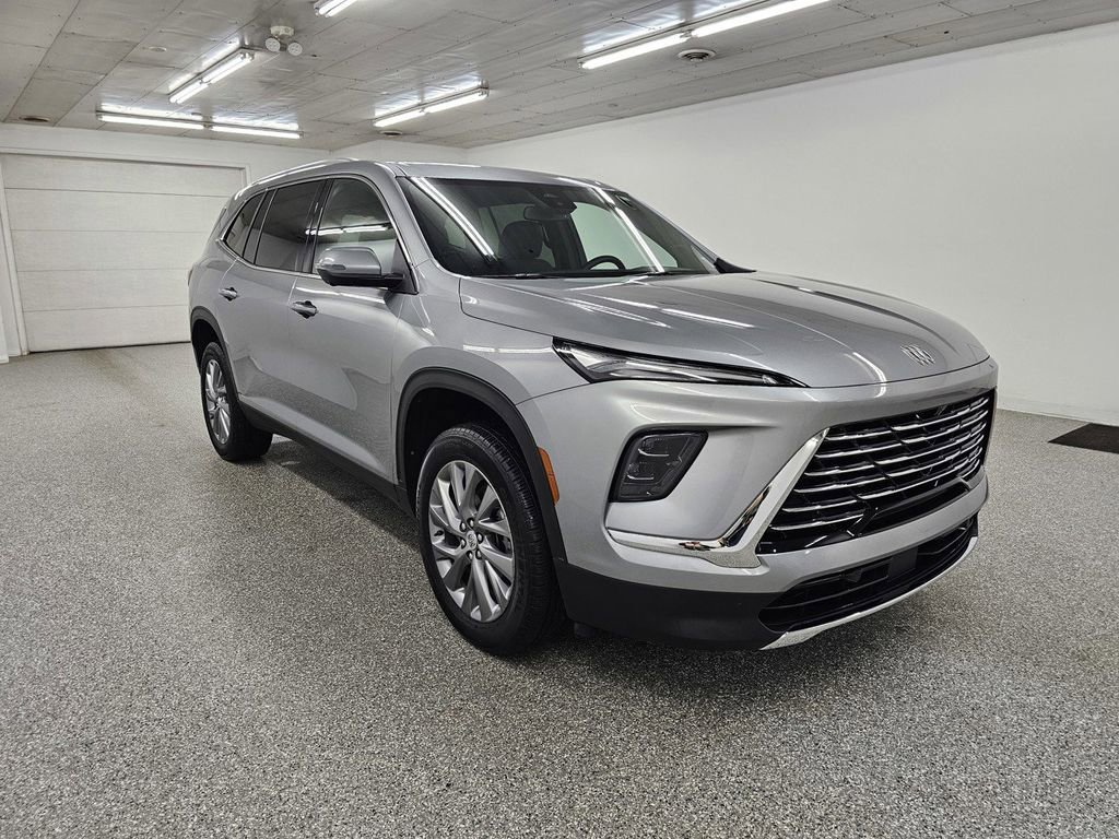 Used 2025 Buick Enclave Preferred image 3