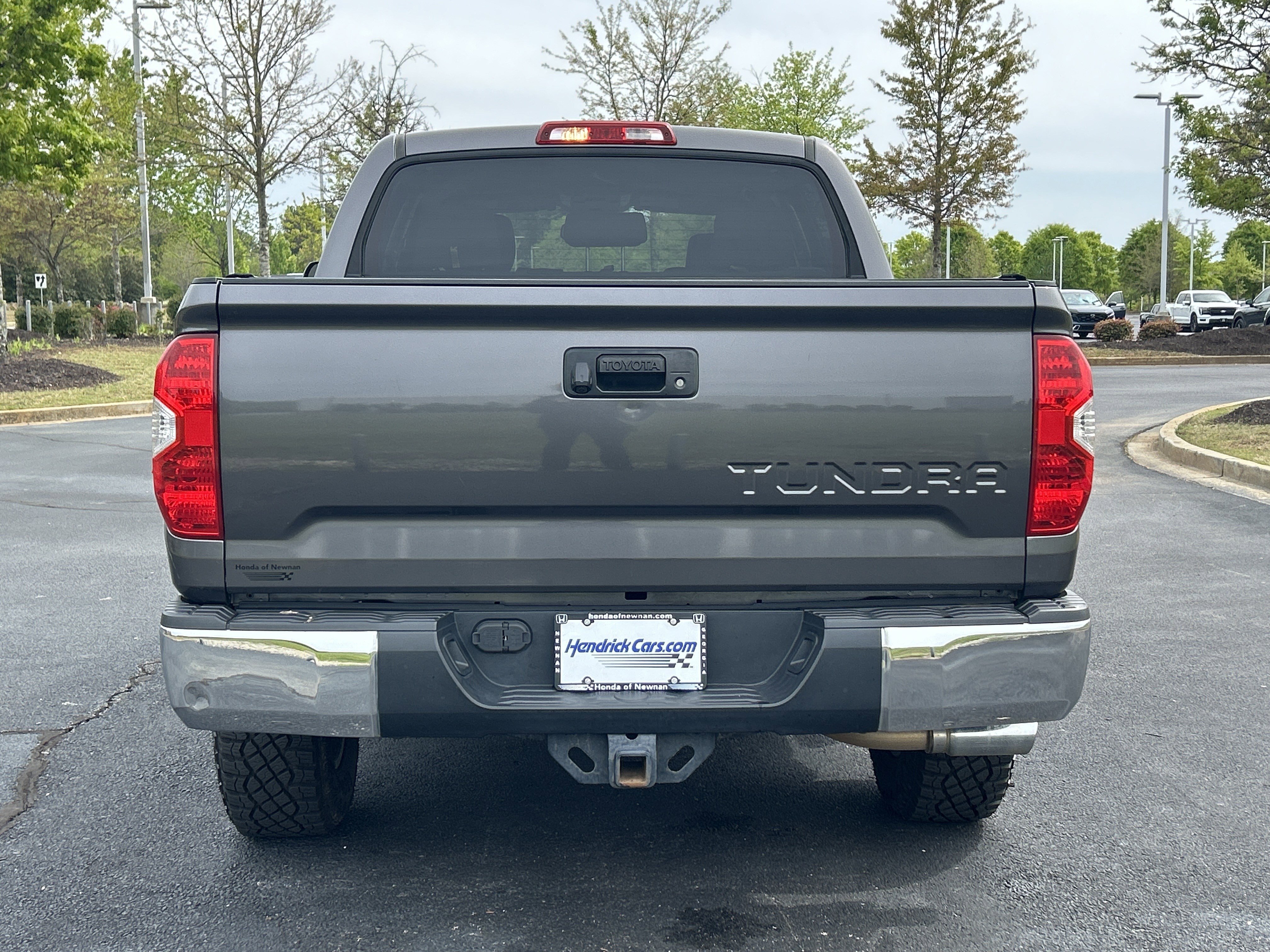 Used 2017 Toyota Tundra SR5 w/ TRD Off Road Package image 8