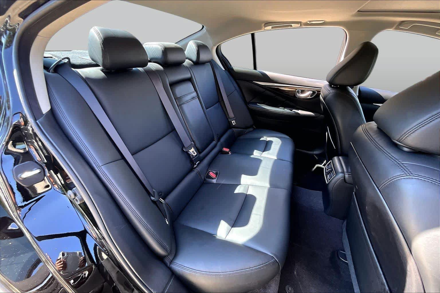Used 2019 INFINITI Q50 Luxe w/ Essential Package (3.0T Luxe) RWD image 18