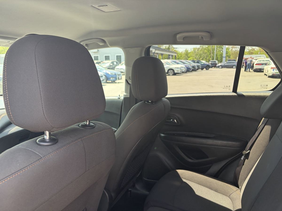 Used 2020 Chevrolet Trax LS w/ Tint and Cruise Package FWD image 19