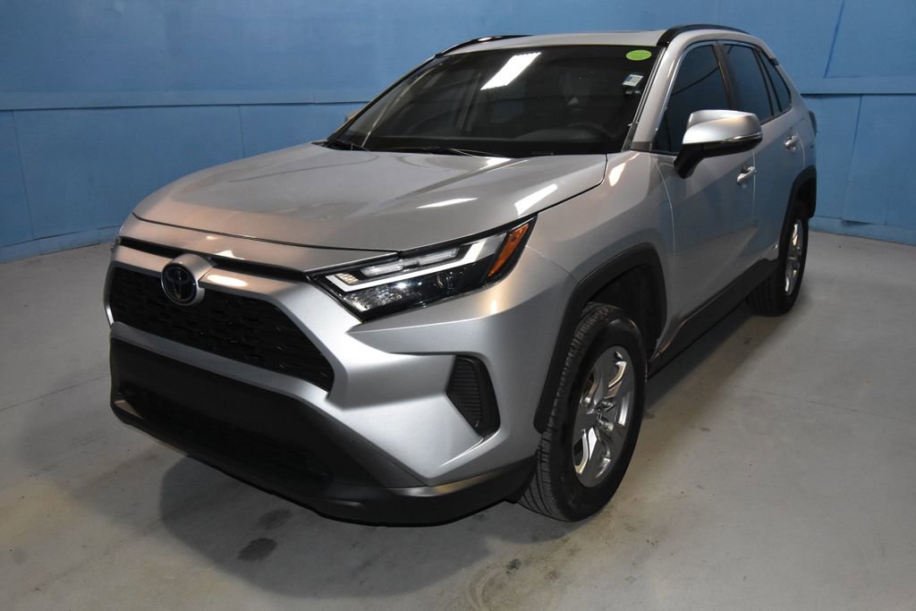 Used 2025 Toyota RAV4 XLE w/ Convenience Package image 25