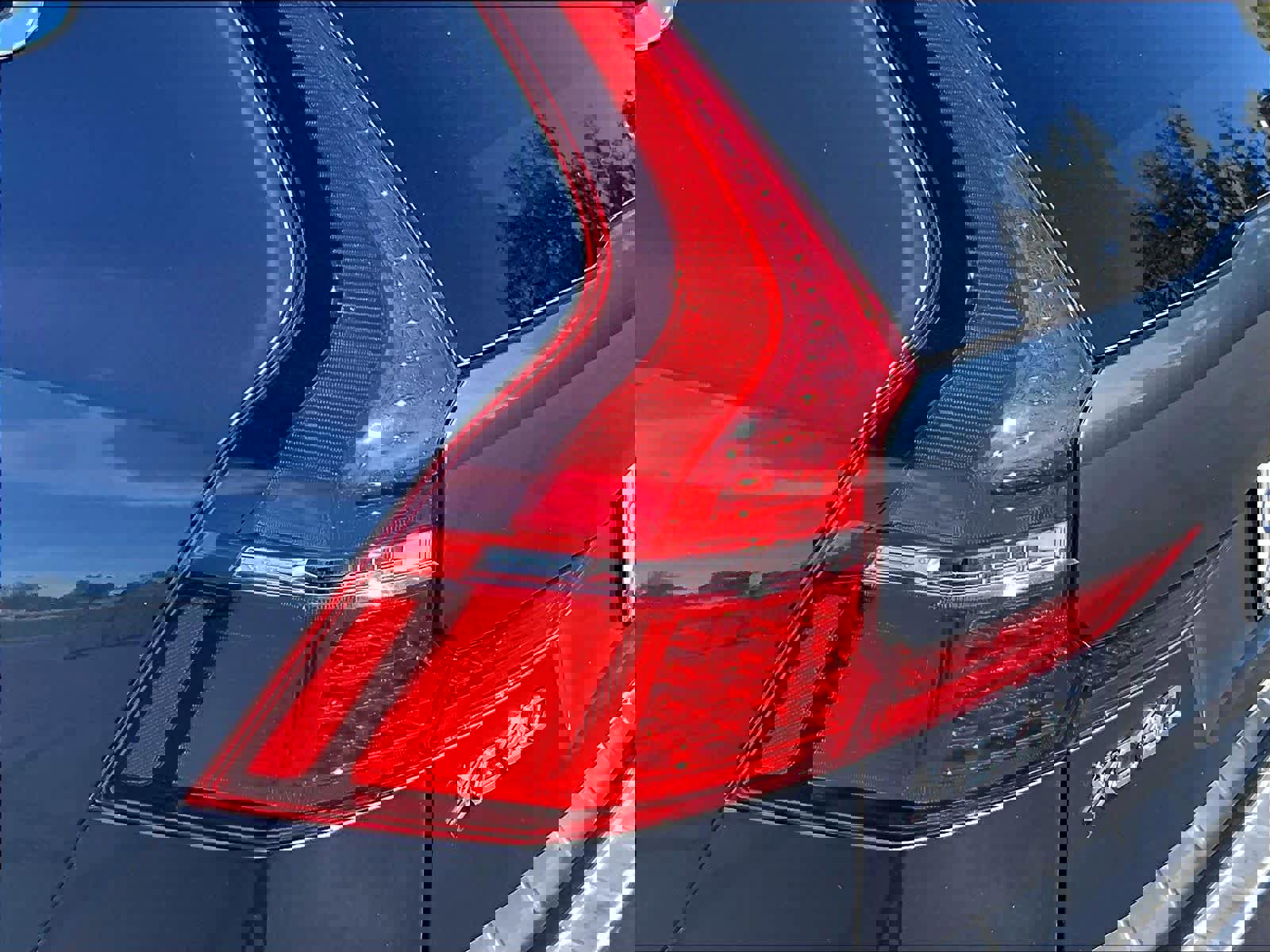 Used 2023 Volvo XC60 B5 Ultimate w/ Protection Package Premier image 32