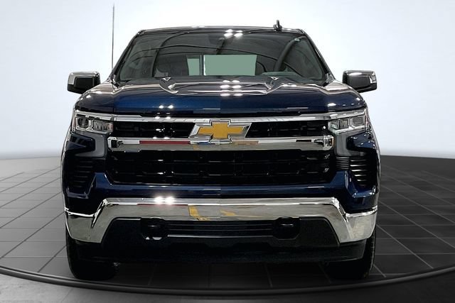 Used 2023 Chevrolet Silverado 1500 LT AWD/4WD image 3
