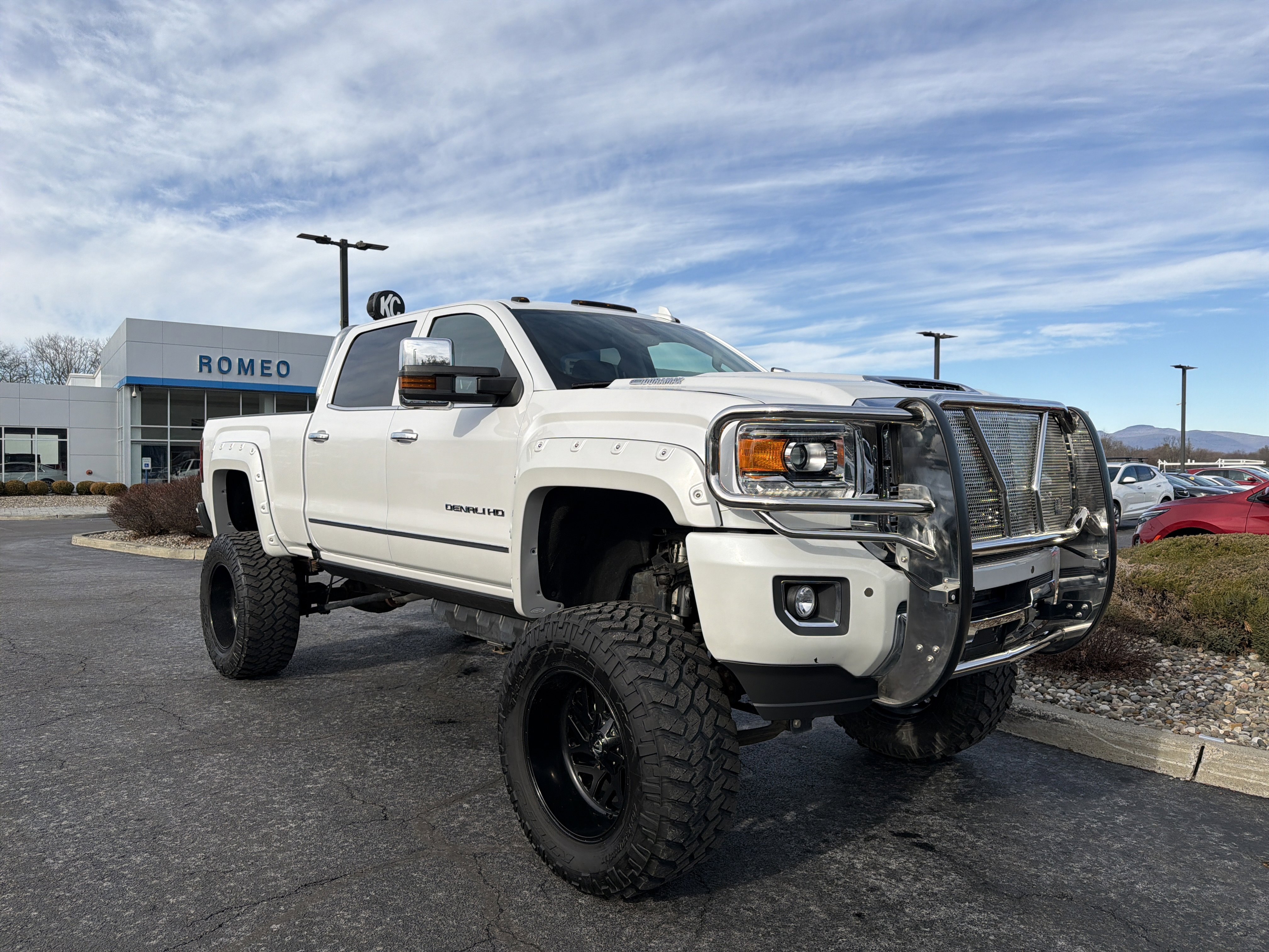Used 2019 GMC Sierra 2500 Denali w/ Duramax Plus Package image 3