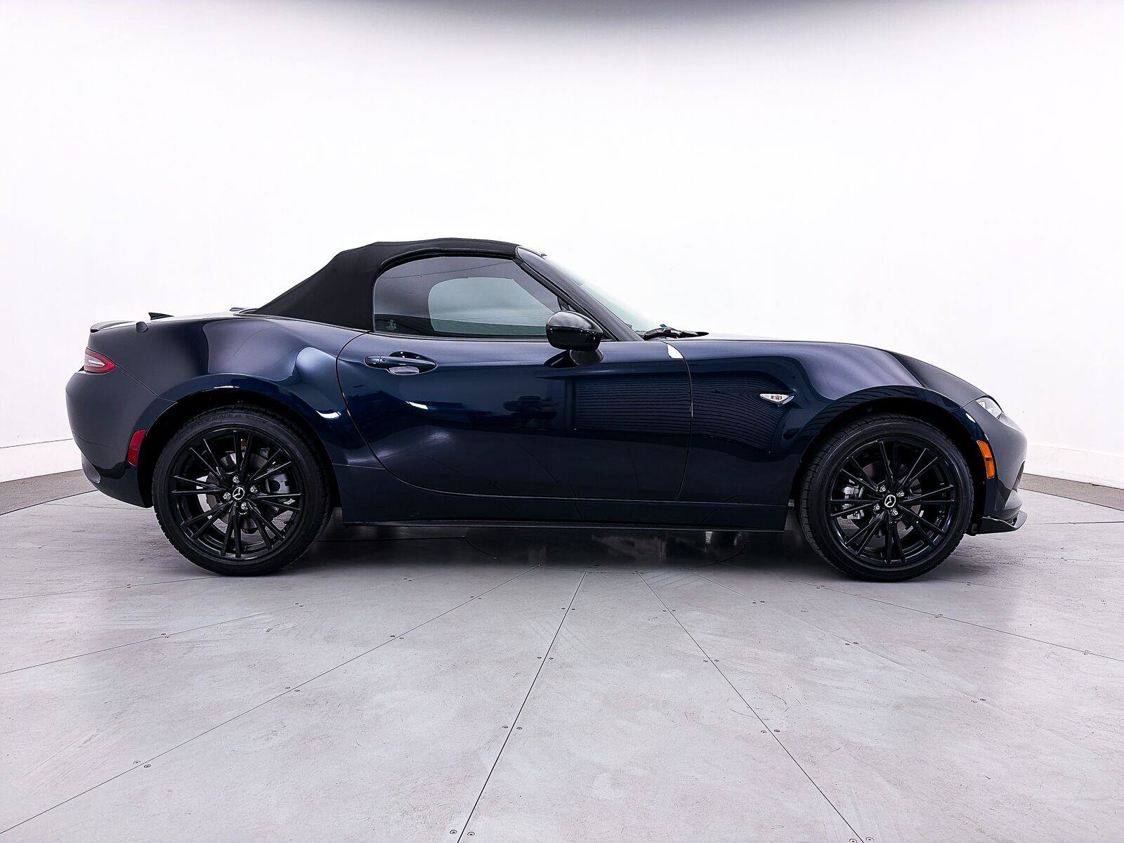 New 2026 MAZDA MX-5 Miata Club w/ Interior Package RWD image 14