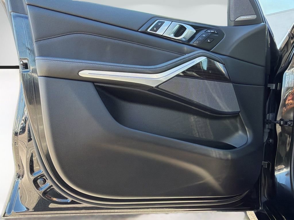 Used 2023 BMW X7 xDrive40i image 22