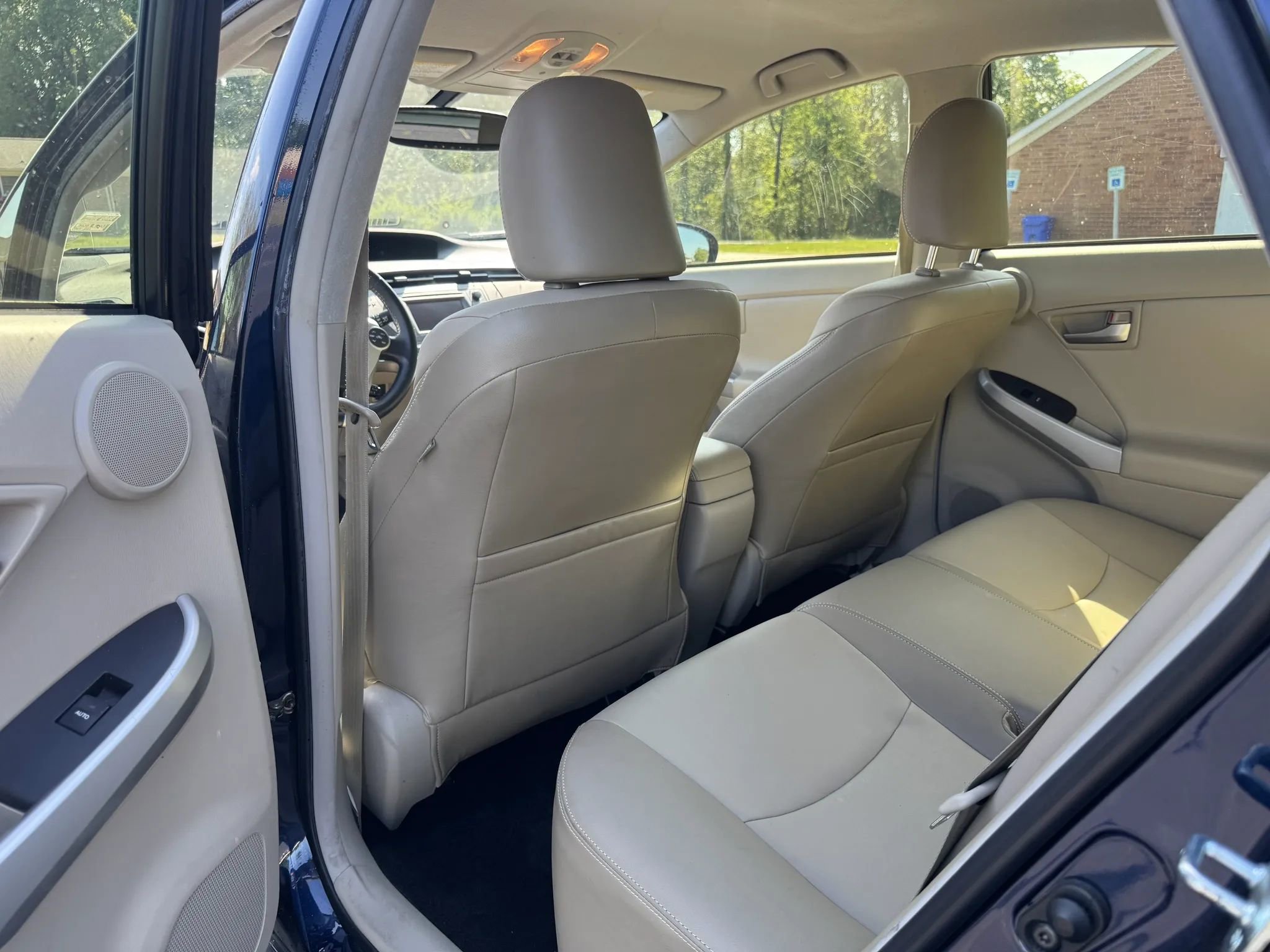 Used 2014 Toyota Prius Four FWD image 17
