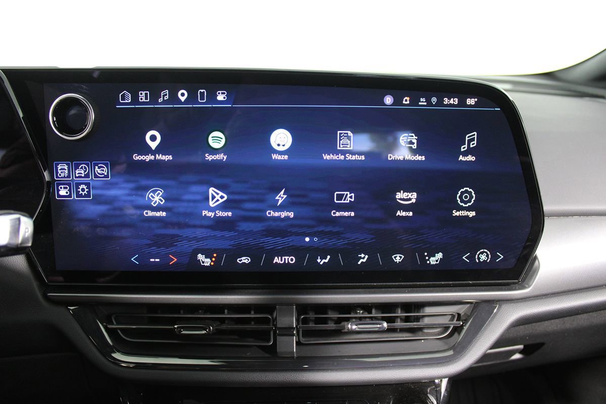 Used 2024 Chevrolet Equinox EV RS FWD image 24