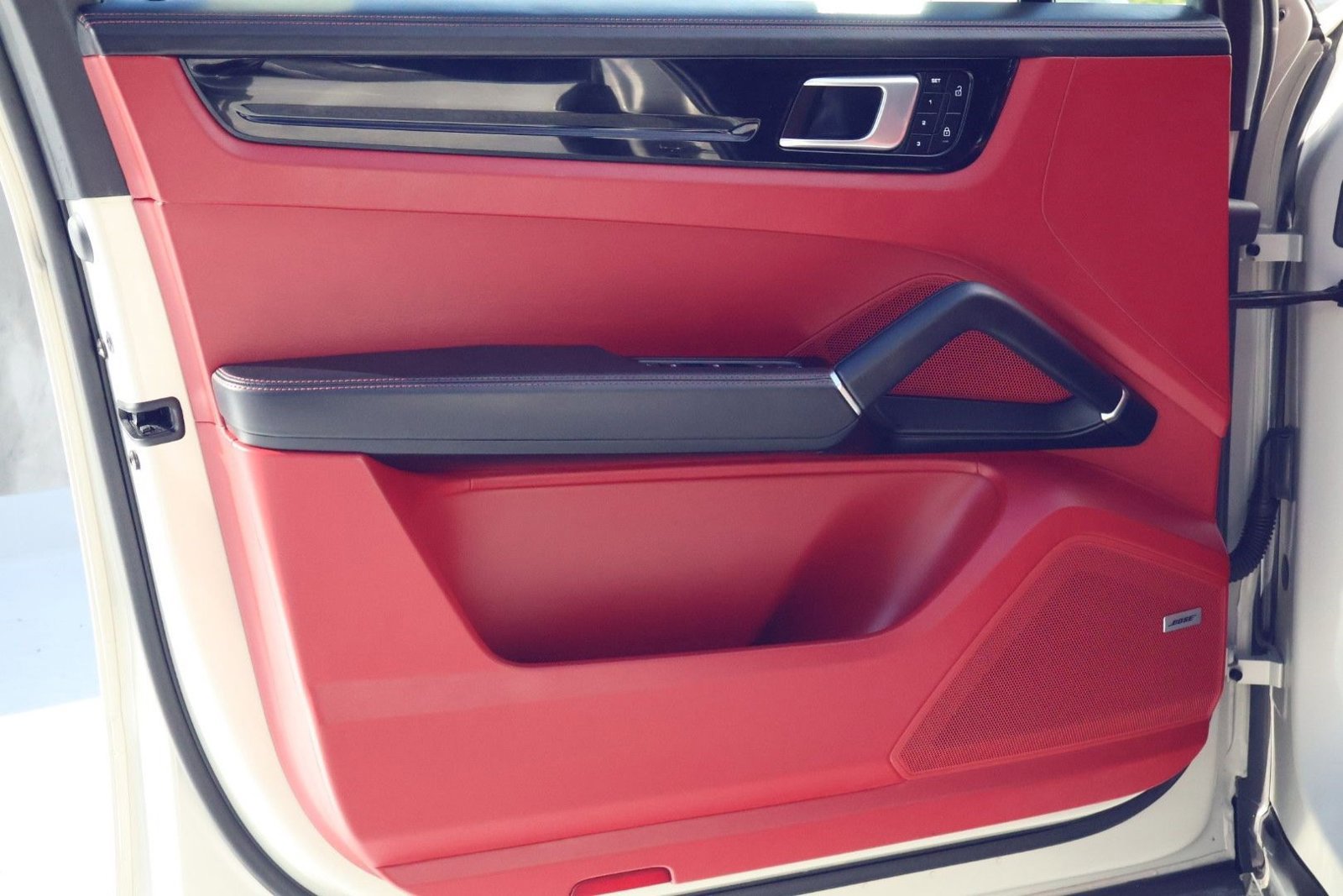 Certified 2023 Porsche Cayenne image 12