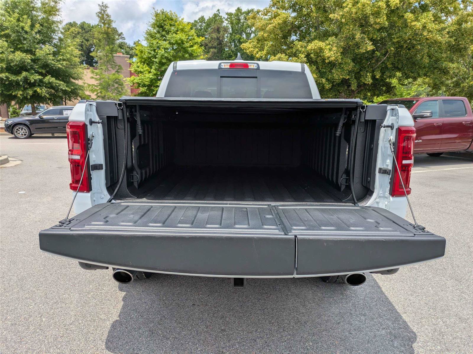 Used 2025 RAM 1500 Limited w/ Off Road Group AWD/4WD image 15