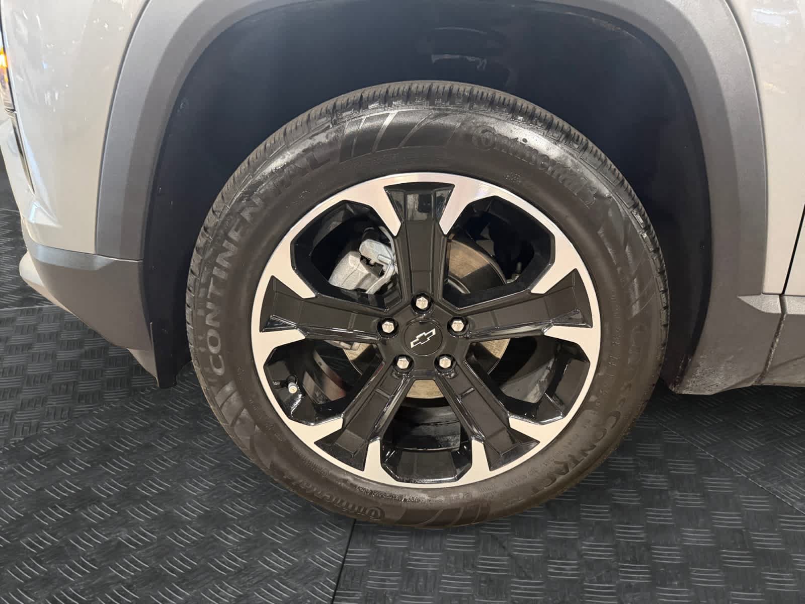 Used 2025 Chevrolet Equinox LT FWD image 14