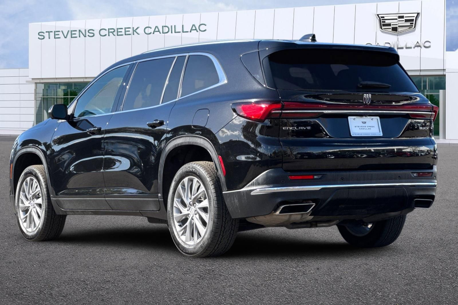 Used 2025 Buick Enclave Preferred FWD image 5
