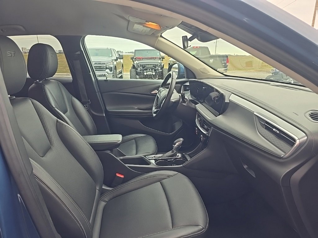 Used 2024 Buick Encore GX Sport Touring image 26