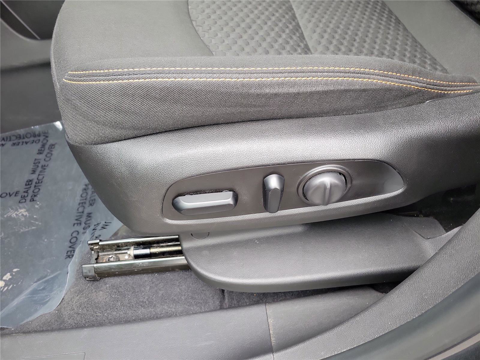 Used 2021 GMC Terrain SLE w/ Driver Convenience Package image 17