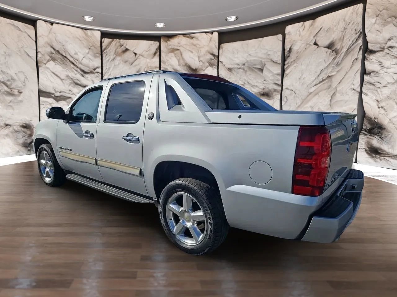 Used 2013 Chevrolet Avalanche LT w/ All-Star Edition image 4