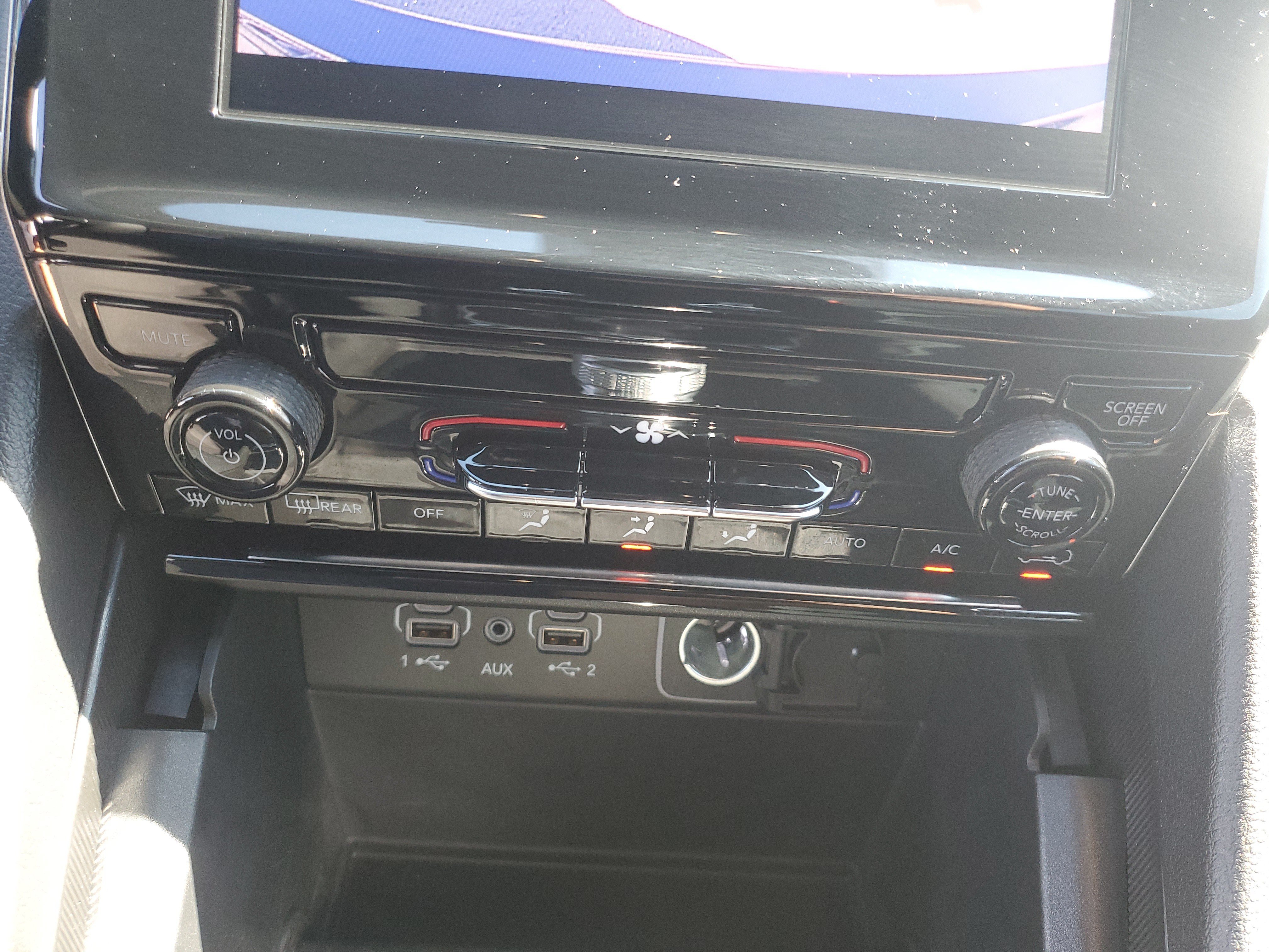 Used 2025 Jeep Grand Cherokee L Laredo RWD image 22