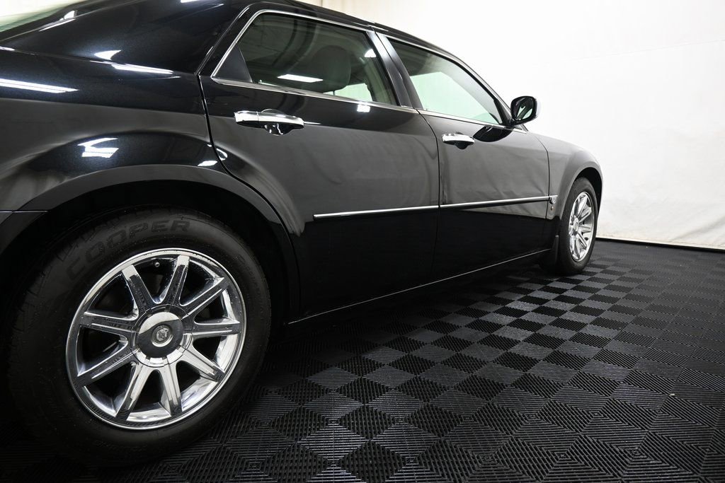 Used 2006 Chrysler 300 C w/ Sound Group II image 11