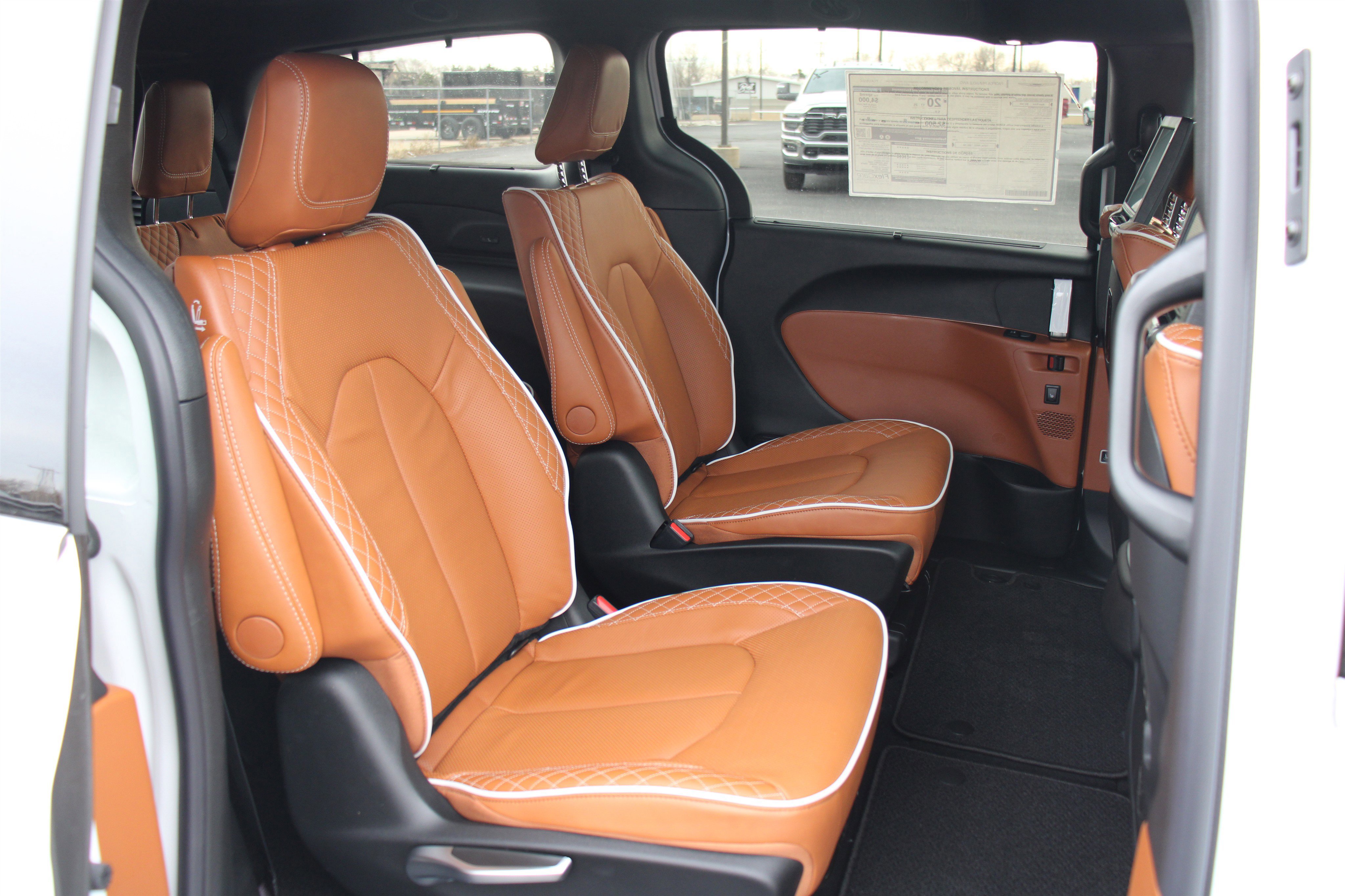 New 2026 Chrysler Pacifica Pinnacle image 29