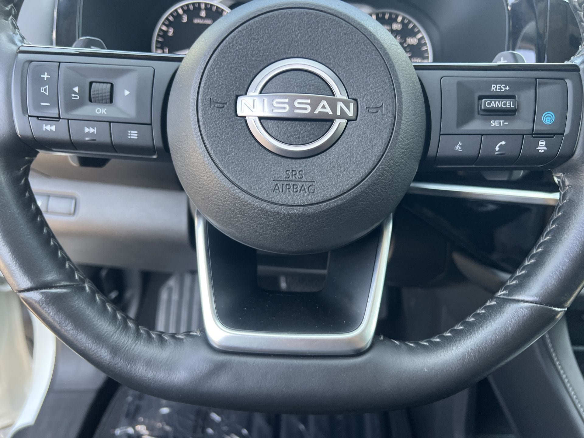Used 2024 Nissan Pathfinder SL AWD/4WD image 9