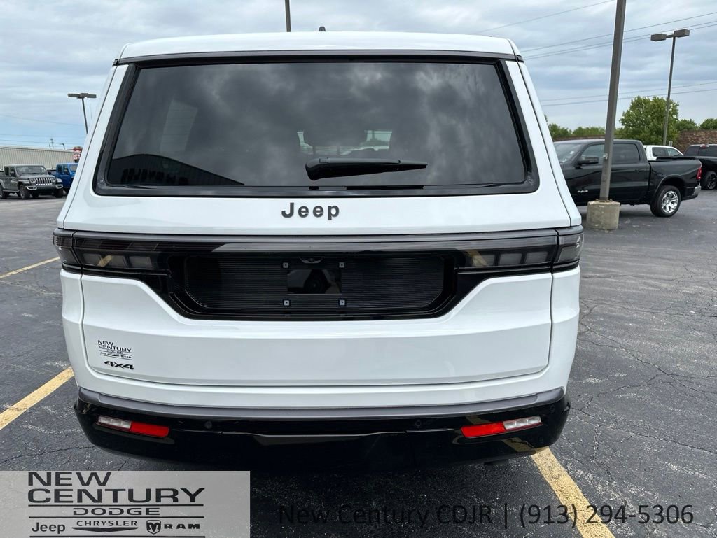 New 2026 Jeep Grand Wagoneer Limited AWD/4WD image 4