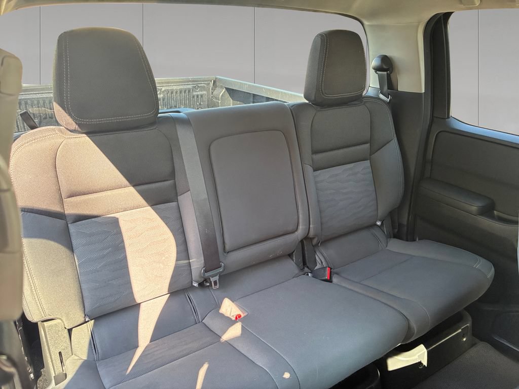 Used 2024 Nissan Frontier SV AWD/4WD image 18