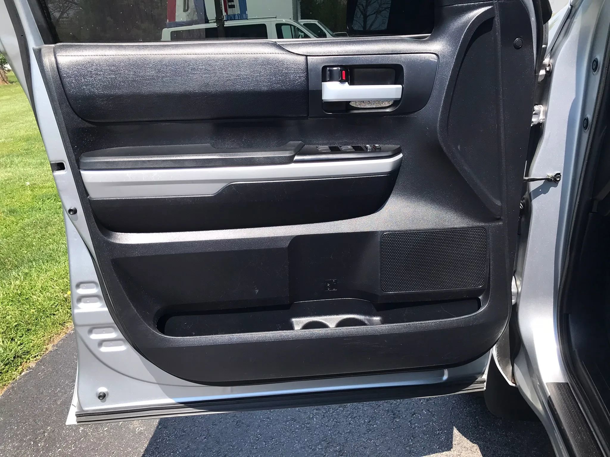 Used 2021 Toyota Tundra SR5 AWD/4WD image 11