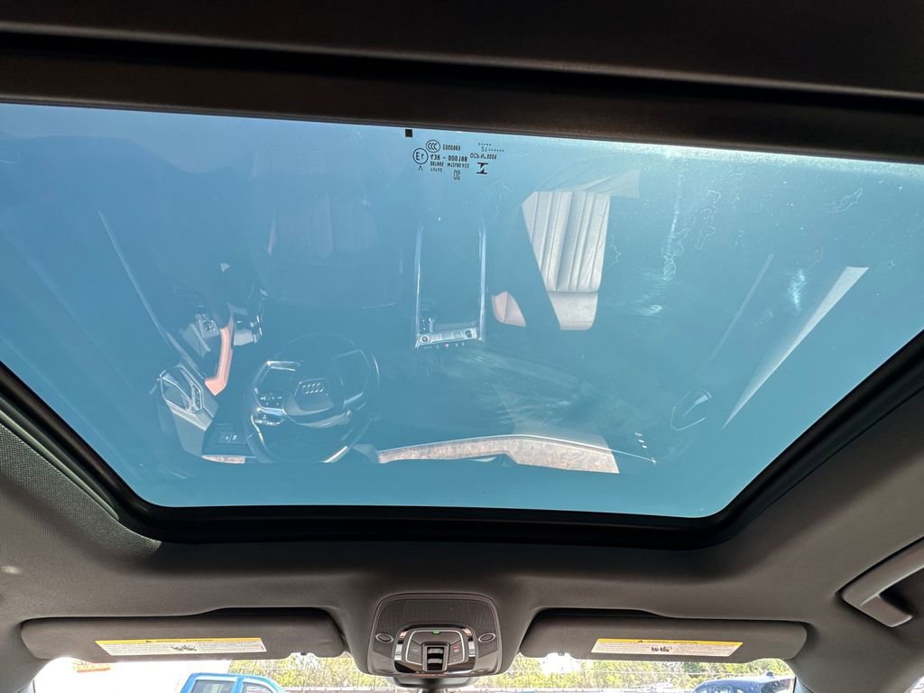 Used 2022 Audi e-tron Premium Plus w/ Premium Plus Package AWD/4WD image 24