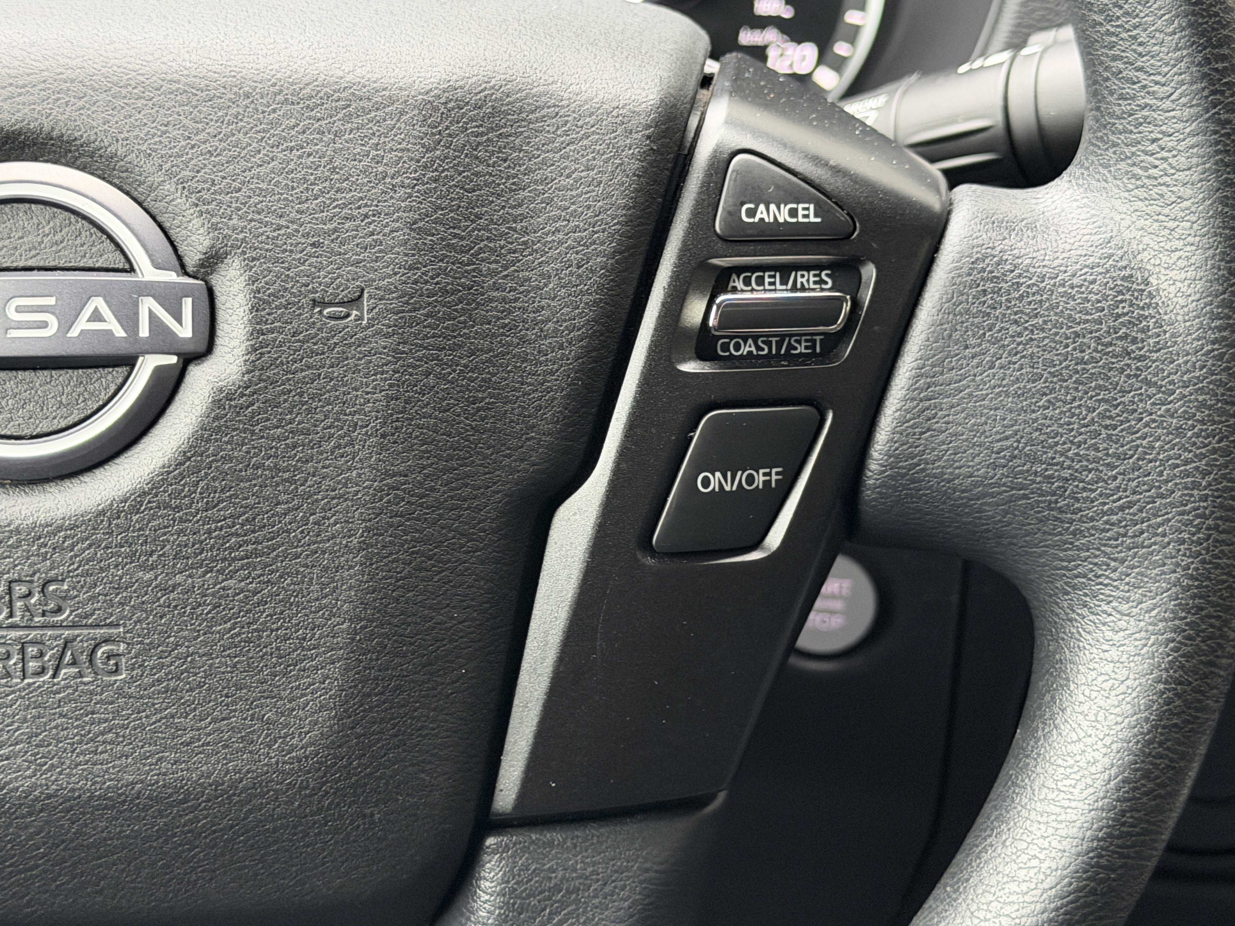 Used 2022 Nissan Frontier SV image 31