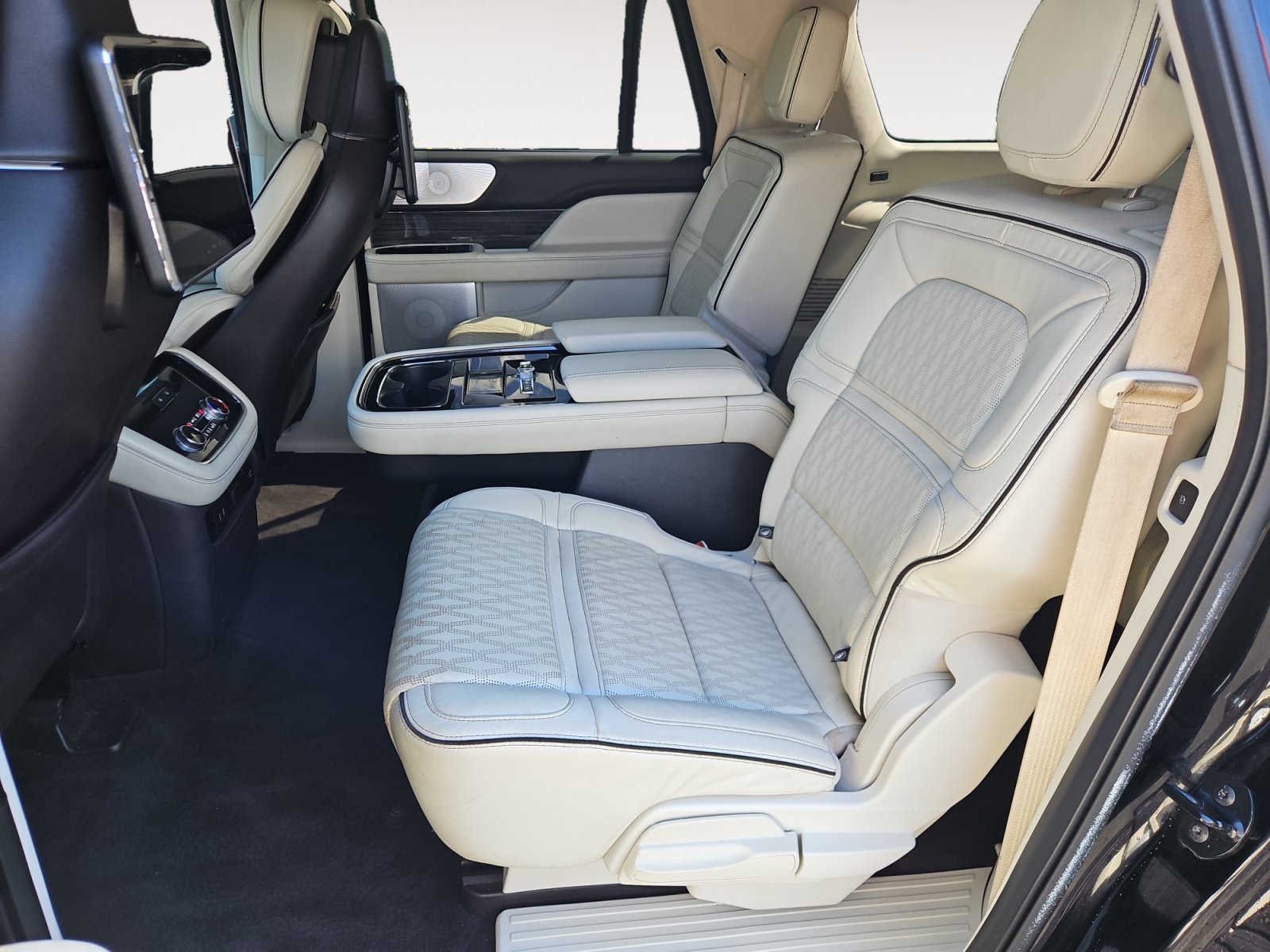 Used 2018 Lincoln Navigator L Black Label w/ Cargo Package AWD/4WD image 14