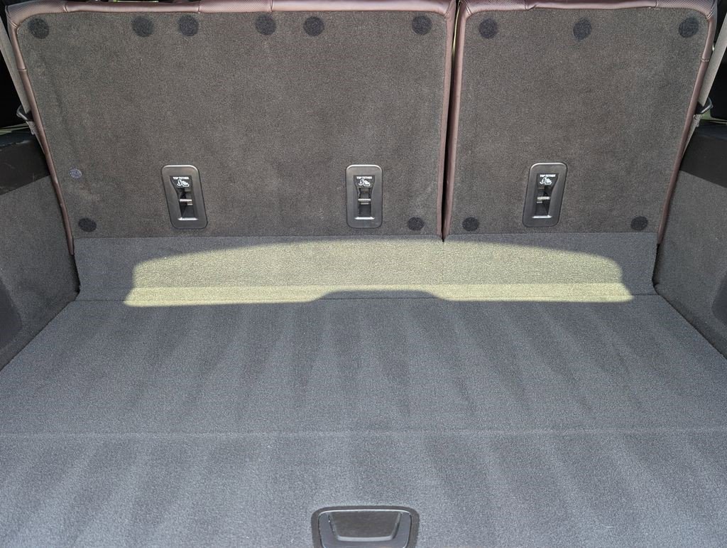 Certified 2023 Cadillac Escalade ESV V w/ LPO, Floor Liner Package AWD/4WD image 21