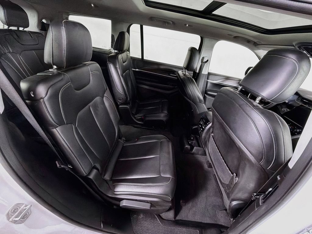 Used 2023 Jeep Grand Cherokee L Limited AWD/4WD image 29