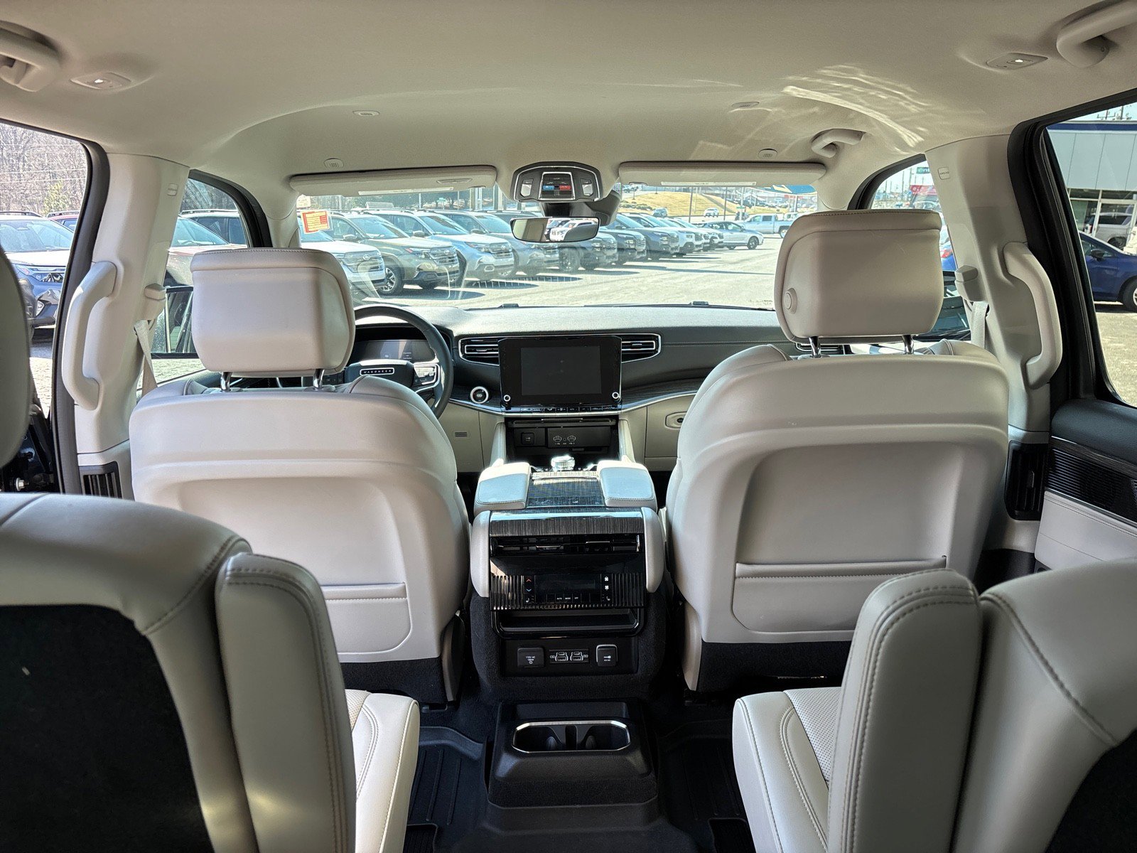 Used 2022 Jeep Wagoneer Series III w/ Flexible Seating Group image 41