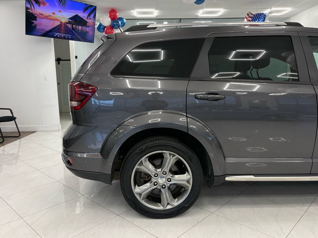 Used 2017 Dodge Journey Crossroad FWD image 8